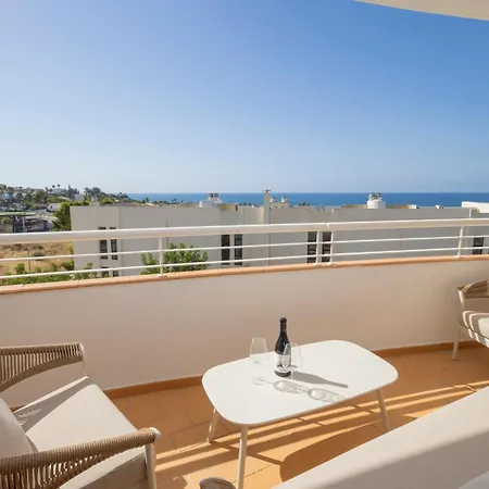 Sea-view 2br With Pool Near Porto De Mos Διαμέρισμα