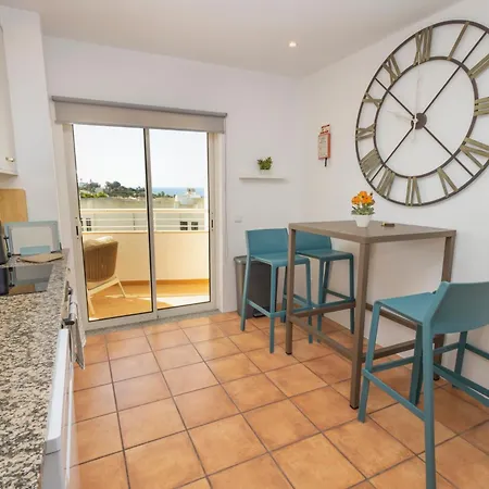 Sea-view 2br With Pool Near Porto De Mos Διαμέρισμα